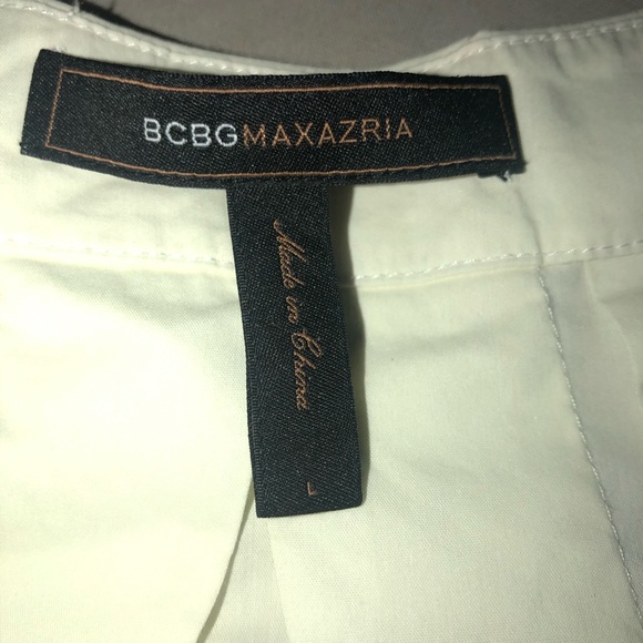 BCBGMaxAzria Cream Color RuffleTop Covered Buttons - Picture 6 of 7
